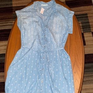 Sleeves dress. Brand new.